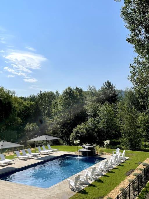 871 Shefford Suite 207 3Chambres Бромон Екстериор снимка