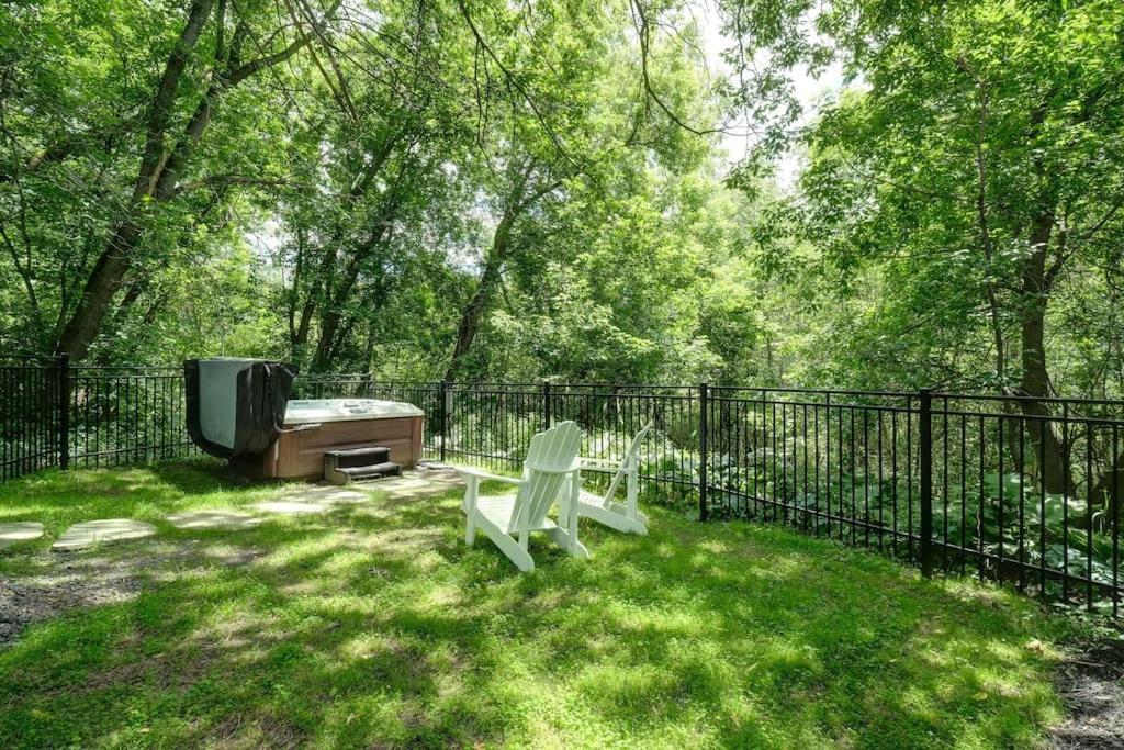 871 Shefford Suite 207 3Chambres Бромон Екстериор снимка